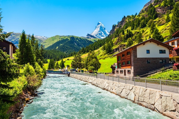 Maisons traditionnelles à Zermatt Suisse