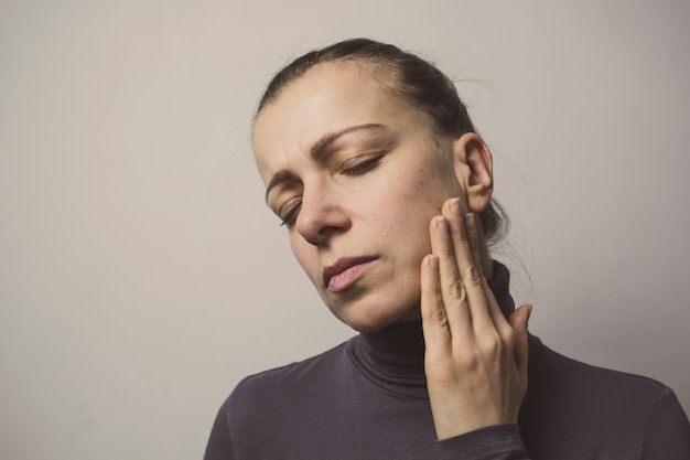 Mal de dents chez une femme