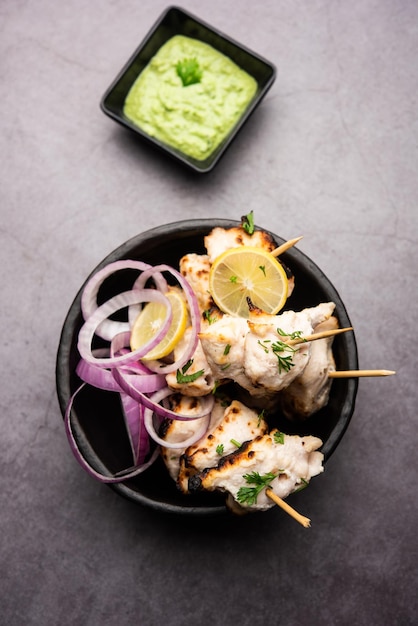 Malai Chicken Tikka ou murgh malai est une délicieuse recette de poulet grillé juteux