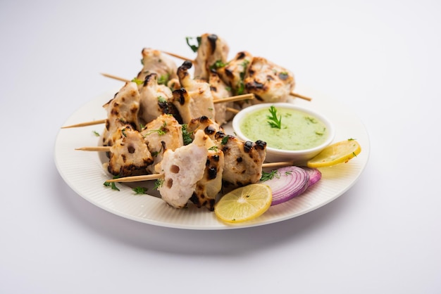 Malai Chicken Tikka ou murgh malai est une délicieuse recette de poulet grillé juteux