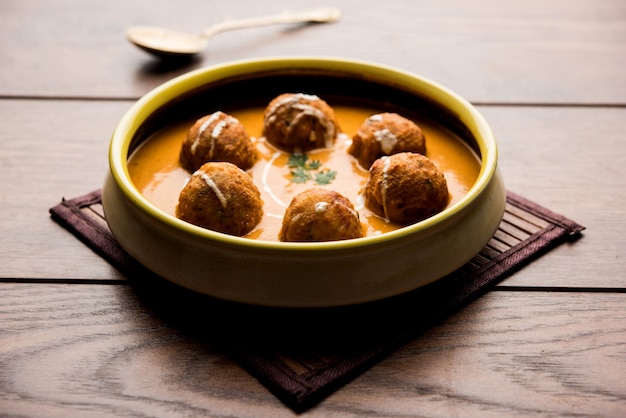 Malai Kofta Curry est une recette spéciale Mughlai servie dans un bol. Mise au point sélective