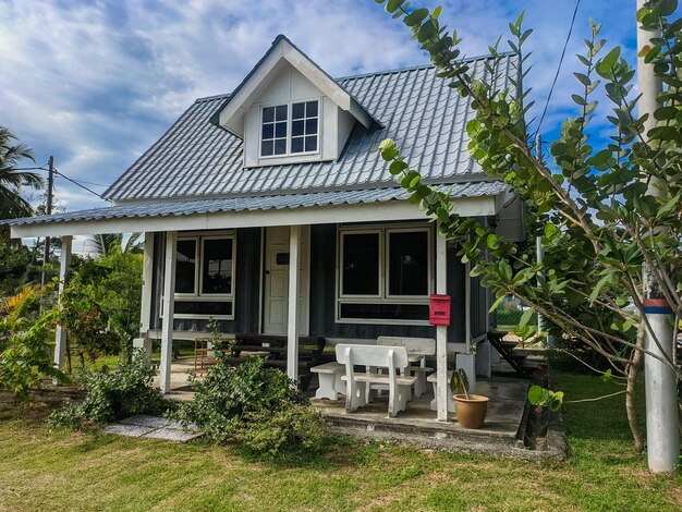 Malaisie Selangor 20 février 2022 Maison de cabine avec fond de ciel bleu