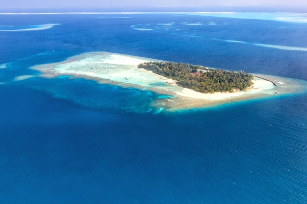 Maldives île vacances paradis mer panorama copyspace Embudu Resort photo aérienne