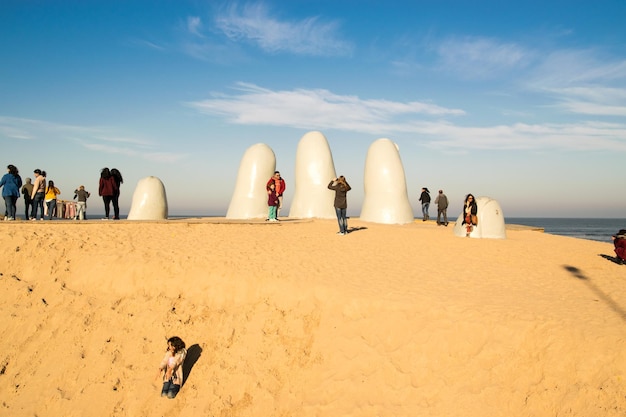 MALDONADO URUGUAY LE 5 AOÛT 2018 Une vue panoramique de La Main à Punta del Este le 5 août 2018