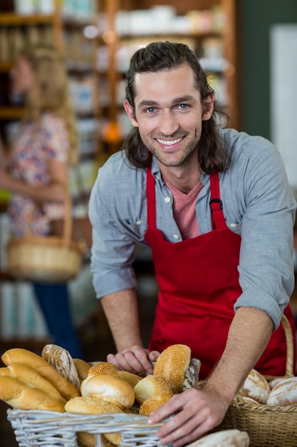 mâle, debout, boulangerie, compteur