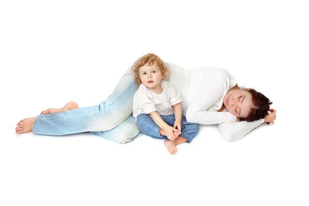 Maman dors, l&#39;enfant est réveillé