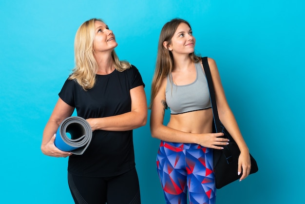 Maman et fille en tenue de sport