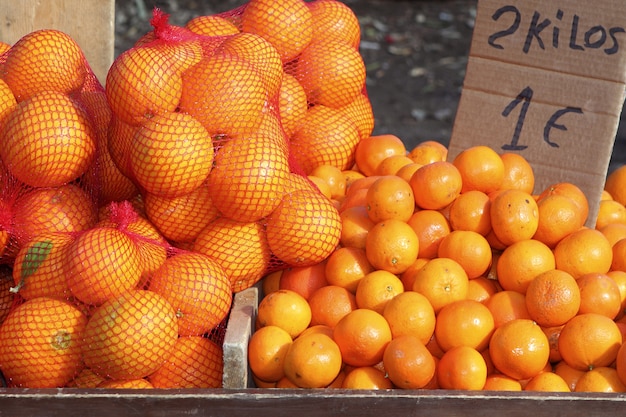 mandarines sur le marché méditerranéen