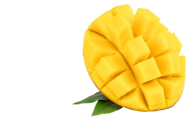 Mangue avec feuille verte isolée sur fond blanc Clipping Path.