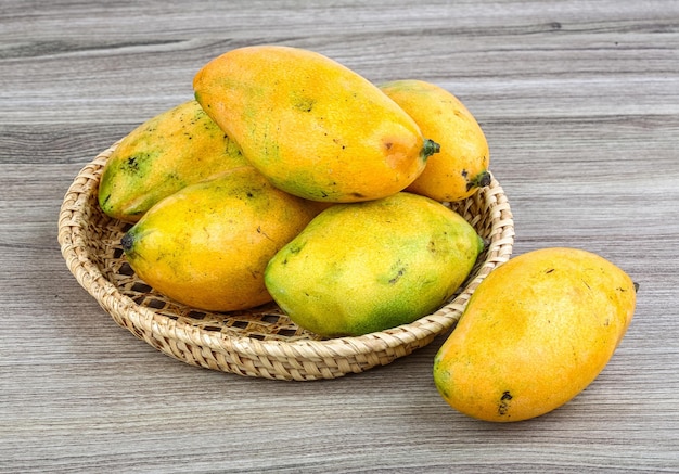 Mangue jaune mûre