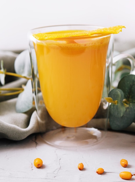 Mangue séchée avec jus de smoothie