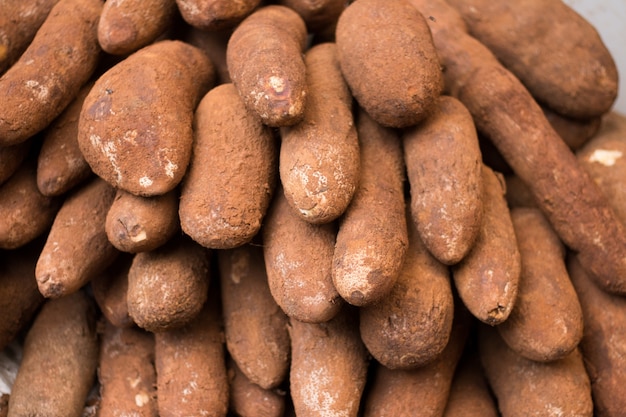 Manioc en vente à la foire.