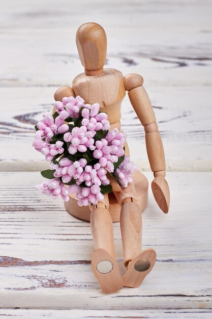 Mannequin en bois avec fleurs Simple surprise pour femme