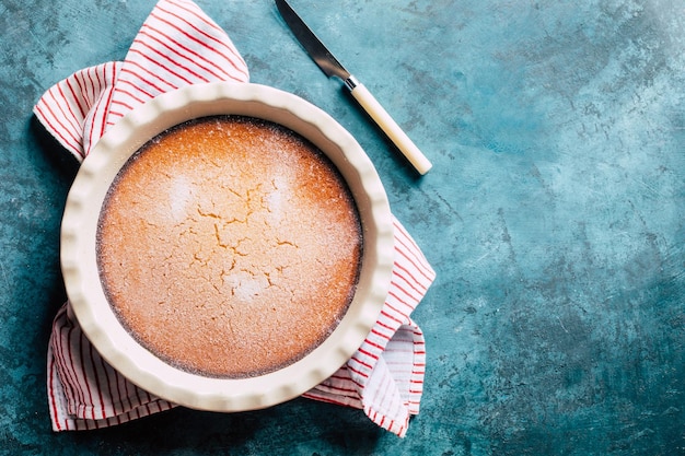 Mannik de tarte à la semoule maison sucrée Photo de haute qualité