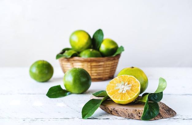 Mapo est un hybride de mandarine et de pamplemousse C'est un fruit peu calorique est une source de vitamines