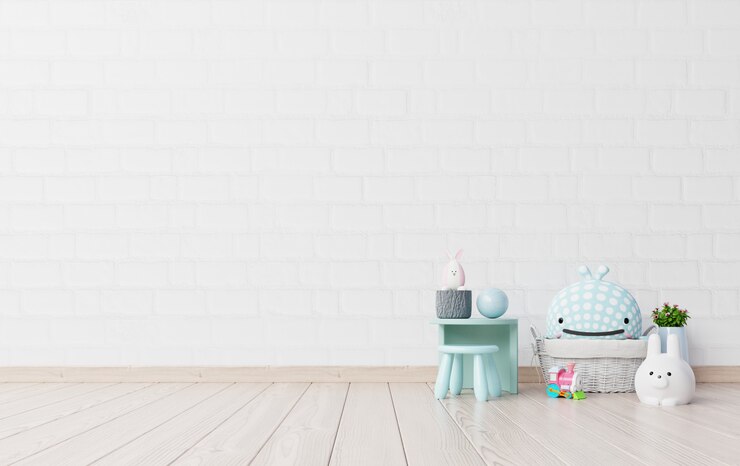 Photo maquette dans la salle de jeux pour enfants avec poupée assise sur une tente et une table