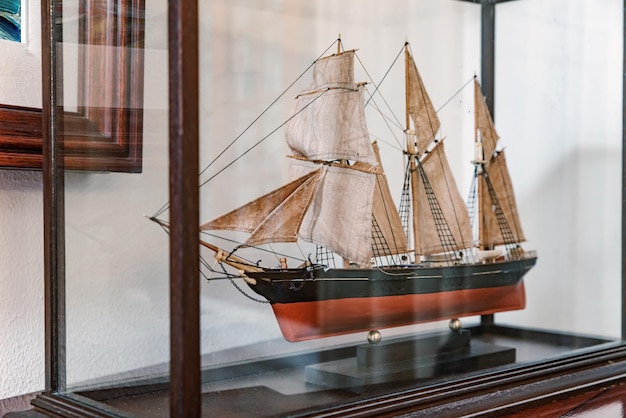 Maquette détaillée de navire du 19e siècle