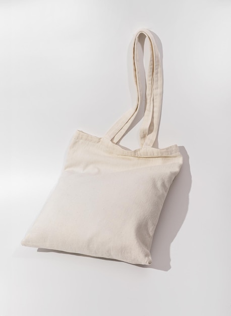 Maquette de sac Tote Acheteur de textiles naturels isolé sur blanc