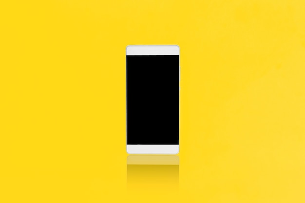 Maquette Smartphone sur fond jaune, Design for advertising