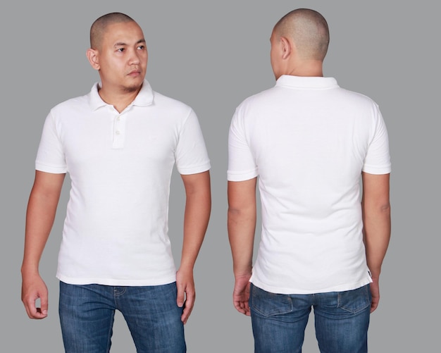Maquette de t-shirt polo blanc à l'avant et à l'arrière vue isolée modèle masculin porter maquette de chemise blanche ordinaire