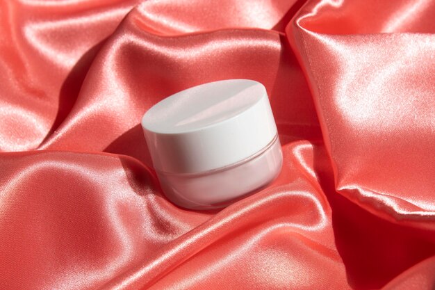 Maquette de tube de protection solaire spf pour le tube de bouteille de lotion de crème de marque de produit cosmétique de soins de la peau