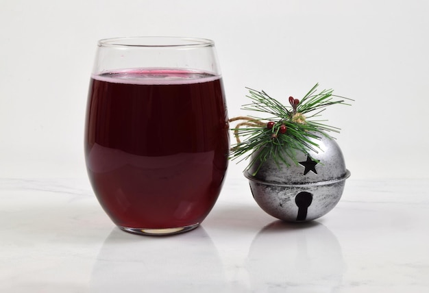 Maquette de verre à vin sans pied avec décoration de Noël