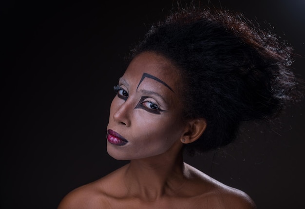 Photo le maquillage original de la fille afro-américaine