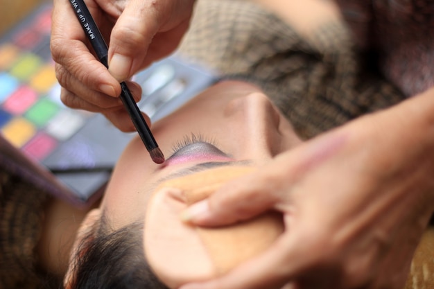 maquillage préparation pour le mariage