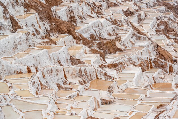 Marais salants de maras dans la vallée sacrée des incas urubamba cuzco pérou