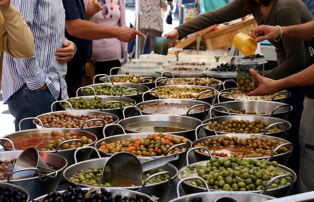 Marché local des olives