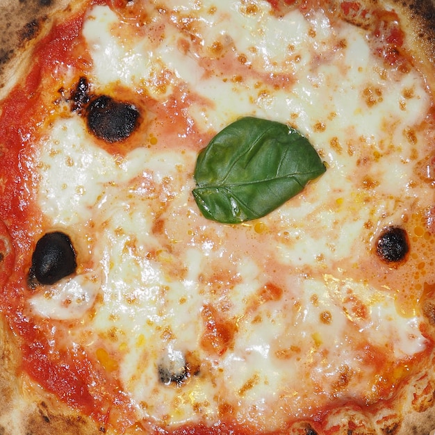 Margherita aka margarita pizza cuisine italienne traditionnelle