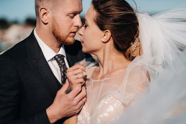 Mariage couple sur la Côte d'Azur.Mariage en Provence.Mariées et mariés en France.