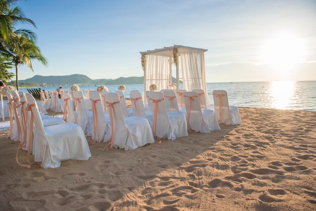 Photo un mariage sur la plage.