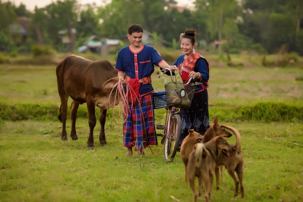 Mariage thaïlandais traditionnel en forêt xA