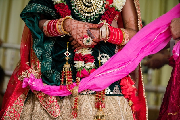 Mariages kenyans détails asiatiques indiens texture accessoires mariage cérémonie coutumière ville de Nairobi