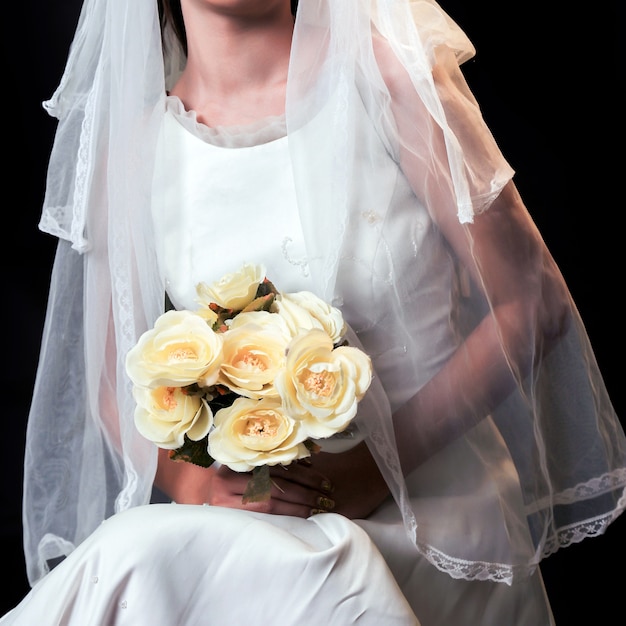 mariée avec bouquet