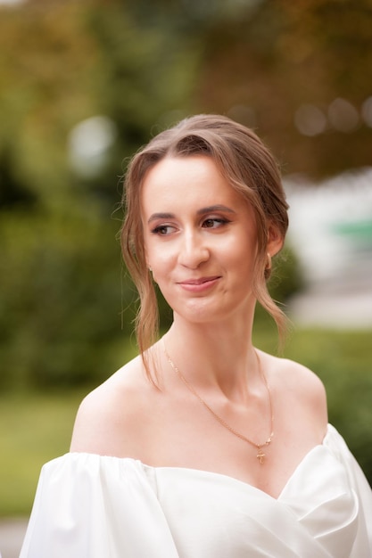 mariée classique en plein air