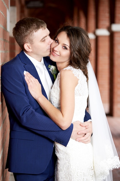 Mariée et marié le jour de leur mariage