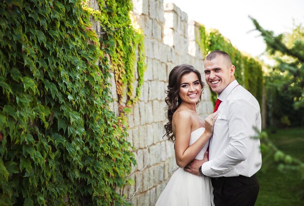 Mariée et marié le jour de leur mariage