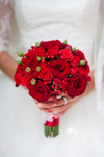 Mariée, tenue, bouquet rose