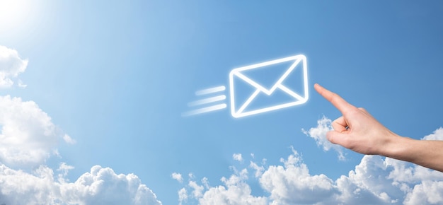 Marketing par e-mail et concept de newsletterContactez-nous par e-mail de newsletter et protégez vos informations personnelles du concept de courrier indésirableSchéma de vente directe en entreprise Liste des clients pour l'envoi