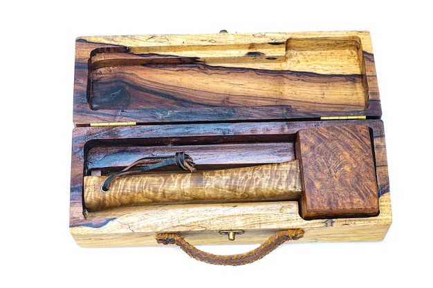 Marteau de maillet fait d'outils en bois de ronce pour utilisé par le charpentier