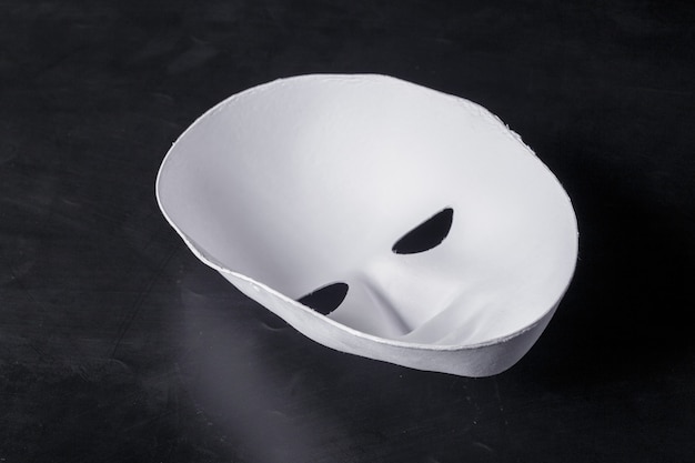 Masque blanc se bouchent