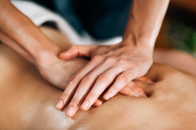 Massage ayurvédique du dos