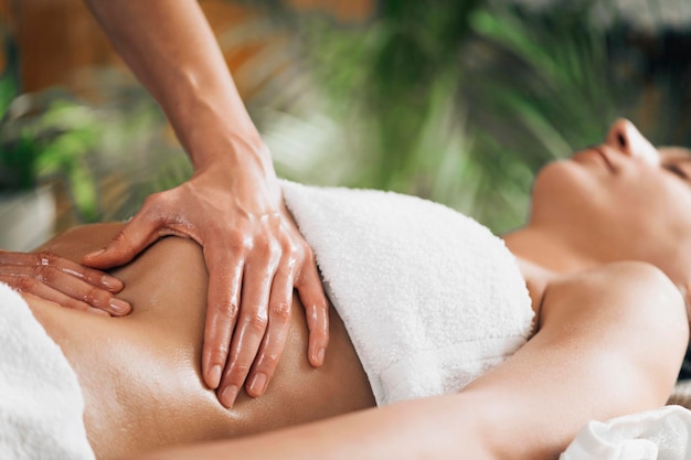 Massage ayurvédique du ventre