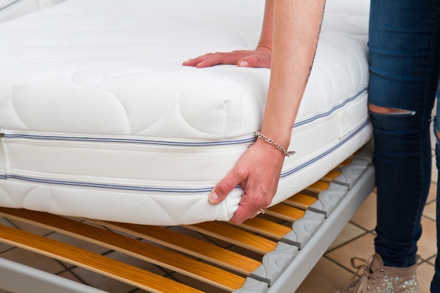 Photo matelas dans la chambre