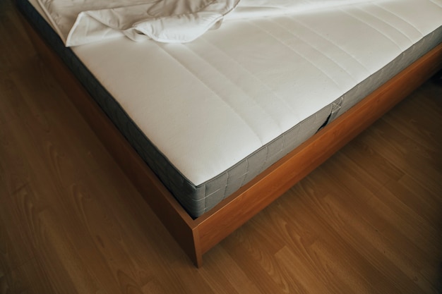 matelas sur fond clair