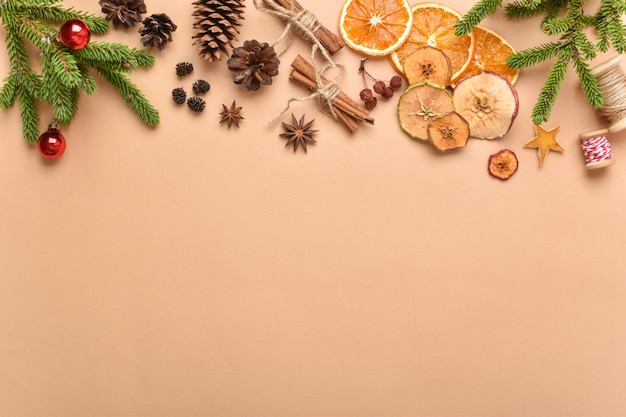 Matériau naturel pour la décoration de Noël et du nouvel an.