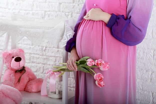 Maternité de grossesse et future mère heureuse concept tendre femme enceinte