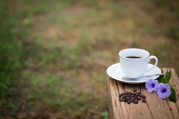 Matin à Graden et une tasse de café noir